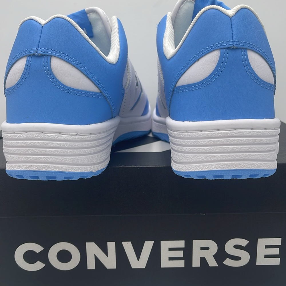 Converse Men’s White and Blue Sneakers A12867C
WEAPON OX
WHITE/LT BLUE/WHITE - Picture 13 of 16